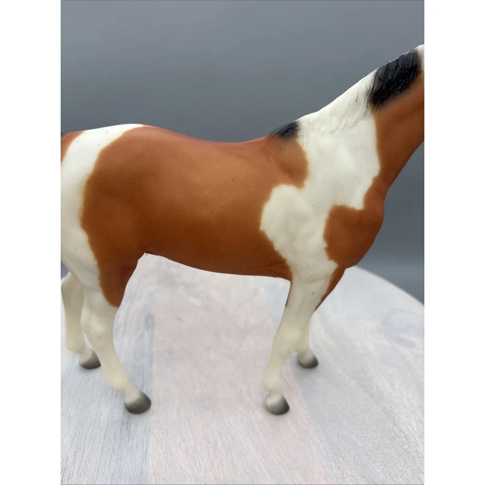 Breyer Kaleidoscope Collectors Edition Chestnut Paint Tour Model 702395 Horse